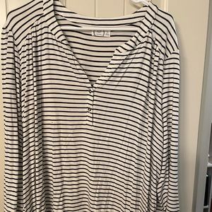 Plus size Maurices long sleeve tee